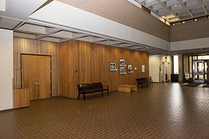 Posvar Hall 1700 Classroom Hallway before renovation