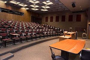 Posvar 1700 classroom from bottom before renovation