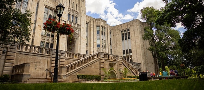 fountain and steps on Cathedral of Learning exterior